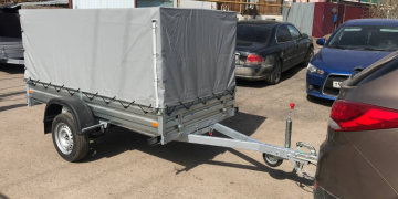 Универсальный прицеп с тентом МЗСА 817701 и Тойота RAV 4 в Ижевске